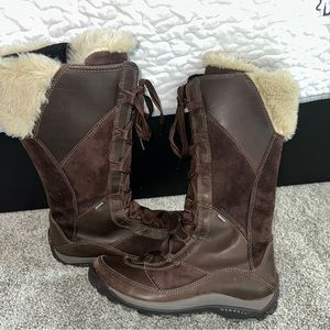 Merrell Water-Proof Snow Boots. Size 11 Womens.